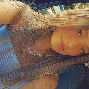 Meet your Posher, Javiera